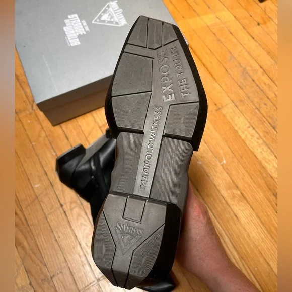 Fluevog X Star Trek Strange New Worlds boots - Picture 3 of 4